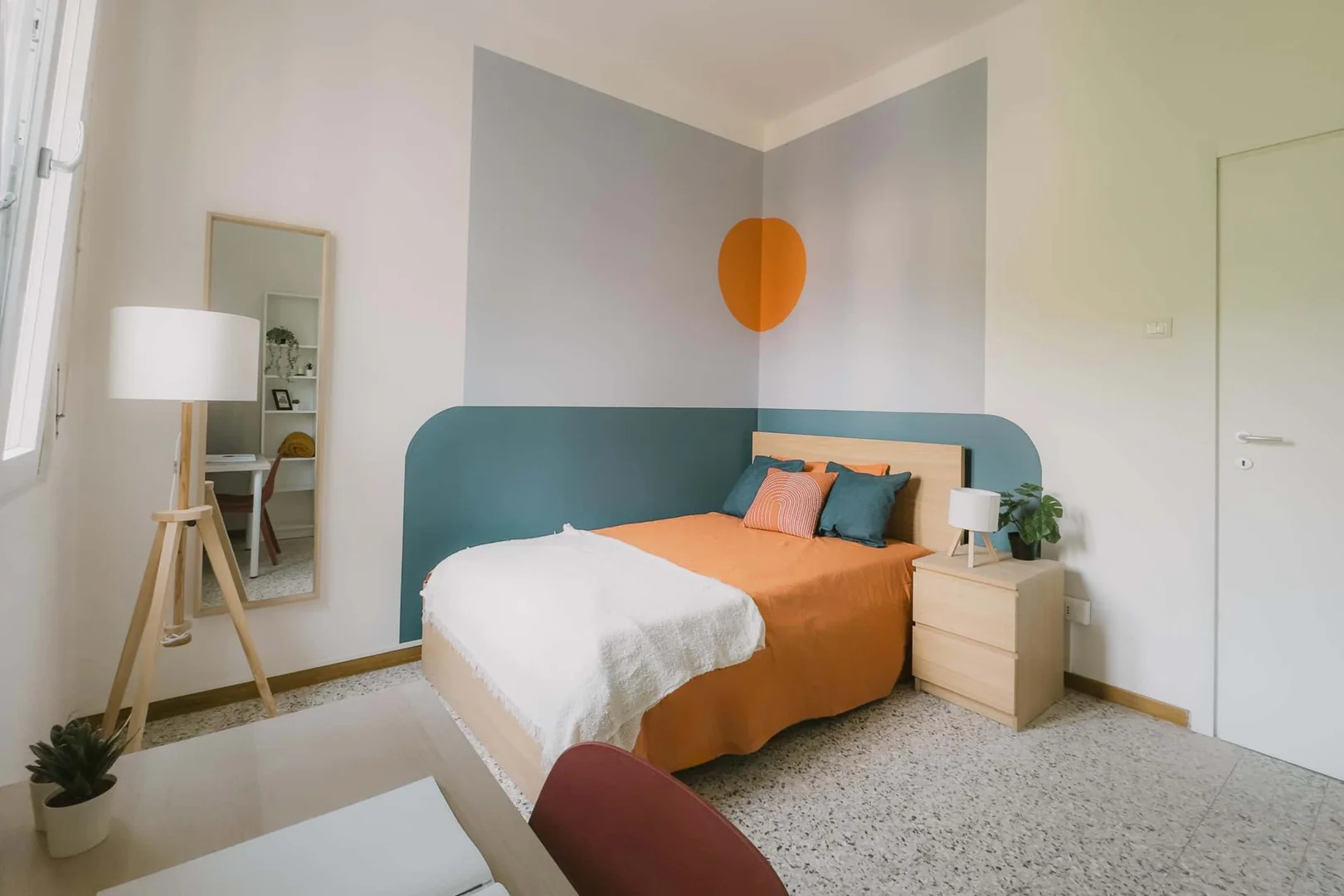 Chambre d'étudiant économique avec emplacement pratique dans