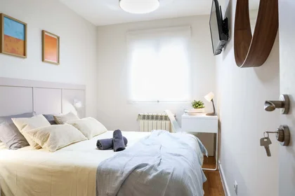 Private room at C. Volver a Empezar, 8, Puente de Vallecas, 28018 Madrid, España, image 1 of 25