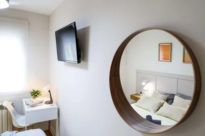 Private room at C. Volver a Empezar, 8, Puente de Vallecas, 28018 Madrid, España, image 9 of 25
