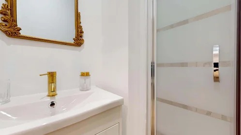 Stanza privata in 15 Rue Rameau, 63000 Clermont-Ferrand, France, immagine 8 di 18