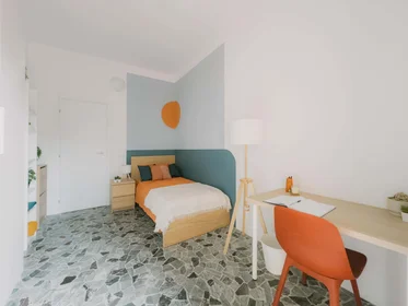 Chambre privée à Via Marsala, 64, 37128 Verona VR, Italy, image 5 de 16