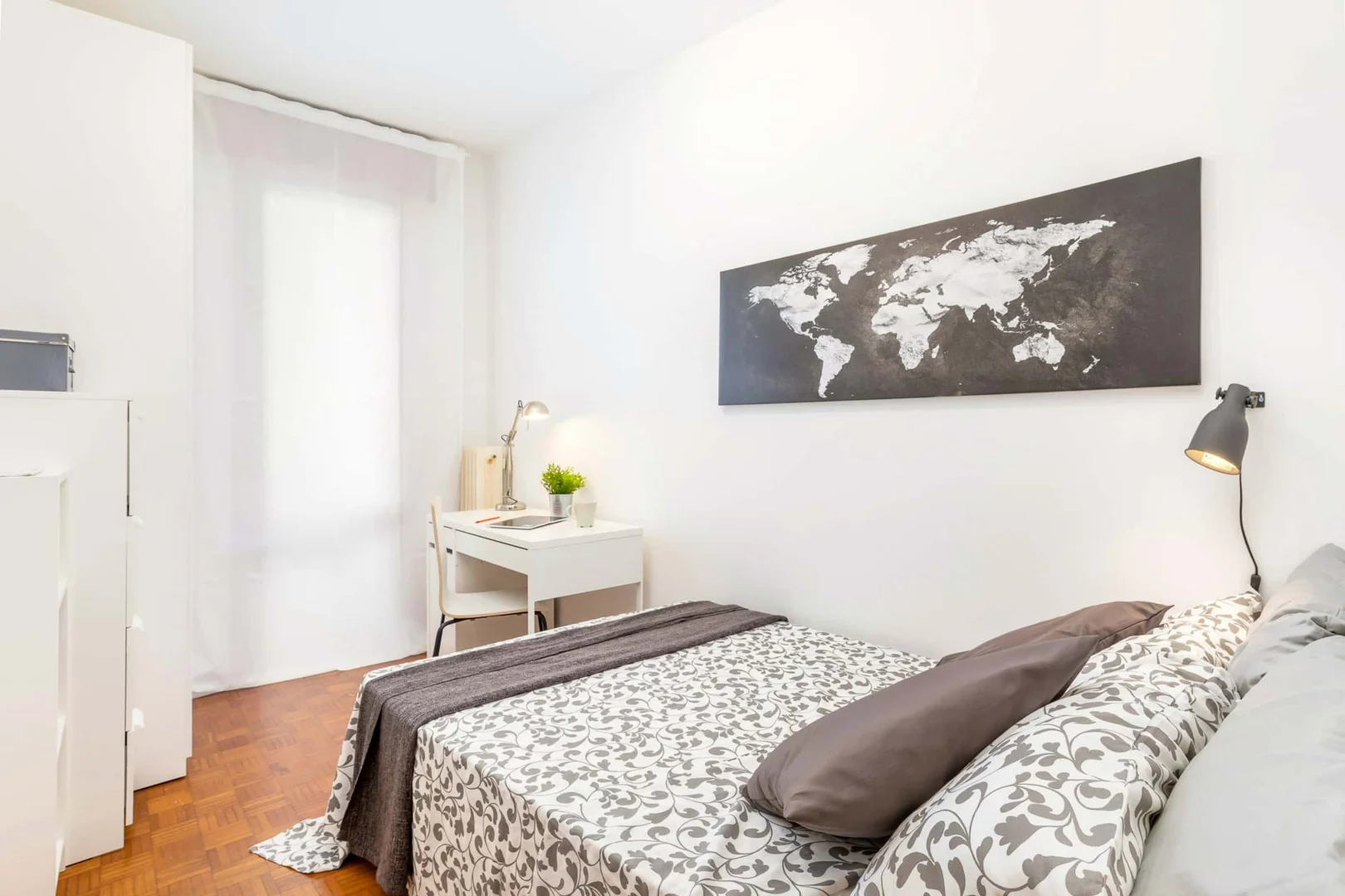 Budget-friendly student room close to campus in 