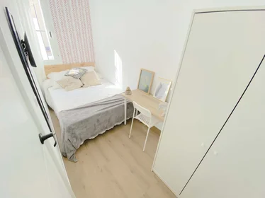 Stanza privata in Av. de Ramón y Cajal, 100, 41005 Sevilla, España, immagine 3 di 31