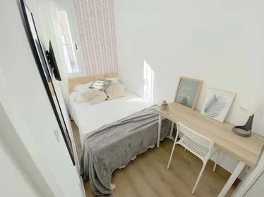 Stanza privata in Av. de Ramón y Cajal, 100, 41005 Sevilla, España, immagine 4 di 31
