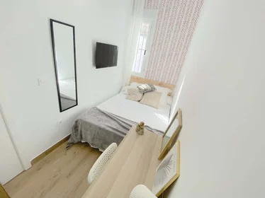 Stanza privata in Av. de Ramón y Cajal, 100, 41005 Sevilla, España, immagine 5 di 31