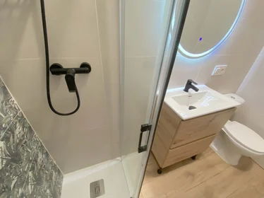 Stanza privata in Av. de Ramón y Cajal, 100, 41005 Sevilla, España, immagine 13 di 35