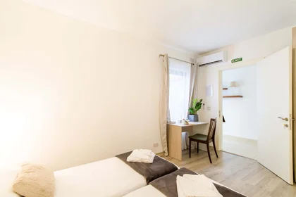 Stanza privata in 109 Triq Il-Ghajn, Is-Swieqi, Malta, immagine 2 di 30