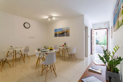 Stanza privata in 109 Triq Il-Ghajn, Is-Swieqi, Malta, immagine 28 di 30