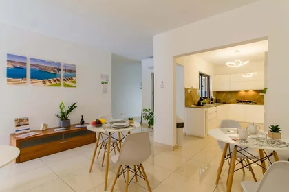 Stanza privata in 109 Triq Il-Ghajn, Is-Swieqi, Malta, immagine 9 di 30