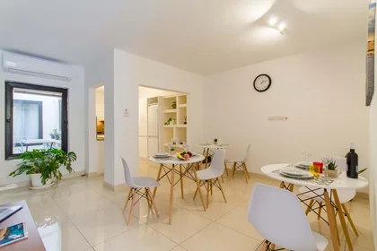 Stanza privata in 109 Triq Il-Ghajn, Is-Swieqi, Malta, immagine 10 di 30