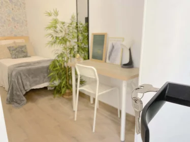 Stanza privata in Av. de Ramón y Cajal, 100, 41005 Sevilla, España, immagine 3 di 32