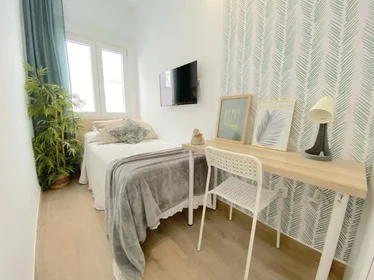 Stanza privata in Av. de Ramón y Cajal, 100, 41005 Sevilla, España, immagine 1 di 29