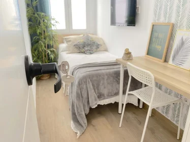 Stanza privata in Av. de Ramón y Cajal, 100, 41005 Sevilla, España, immagine 3 di 29