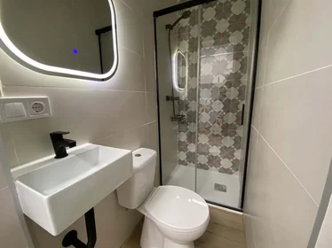 Stanza privata in Av. de Ramón y Cajal, 100, 41005 Sevilla, España, immagine 8 di 29