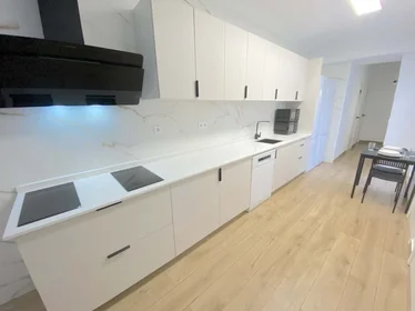 Stanza privata in Av. de Ramón y Cajal, 100, 41005 Sevilla, España, immagine 14 di 31