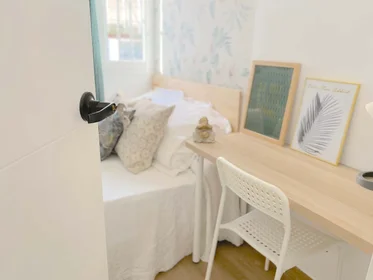 Stanza privata in Av. de Ramón y Cajal, 100, 41005 Sevilla, España, immagine 3 di 31