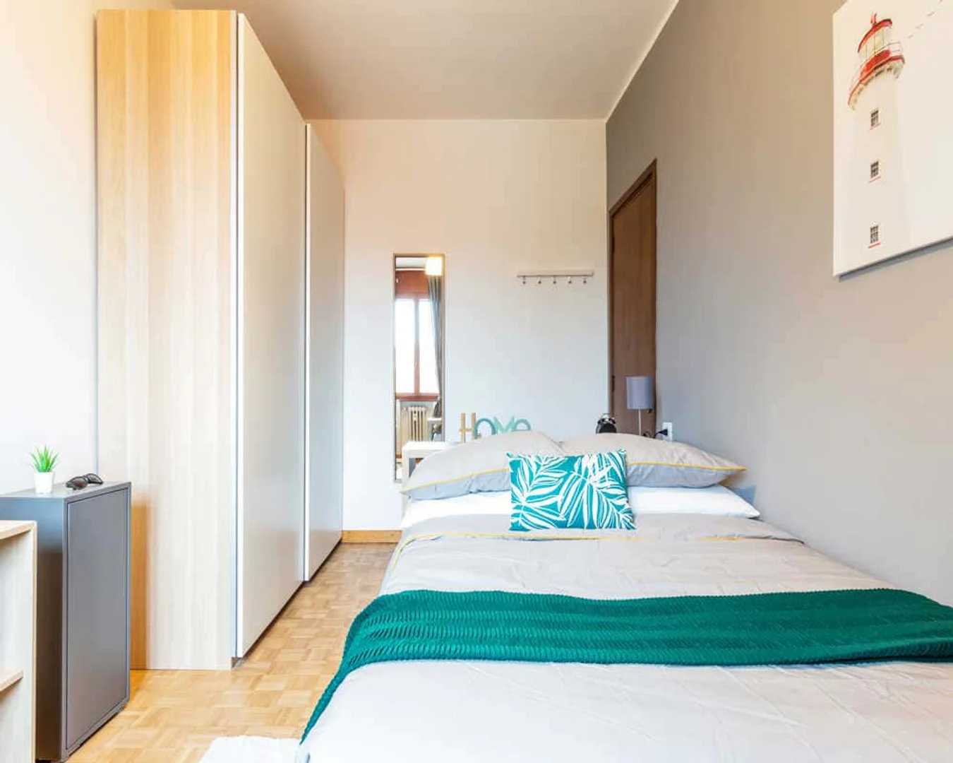 Funktionelles Studentenzimmer perfekt zum Studieren in