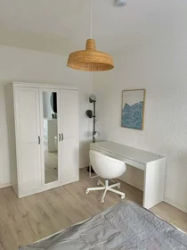 Private room at Heinsbergstraße, 50674 Köln, Germany, image 1 of 10