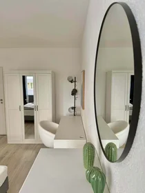 Private room at Heinsbergstraße, 50674 Köln, Germany, image 3 of 10