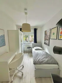 Private room at Heinsbergstraße, 50674 Köln, Germany, image 2 of 9