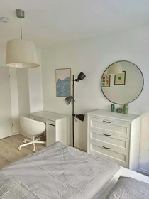 Private room at Heinsbergstraße, 50674 Köln, Germany, image 3 of 10