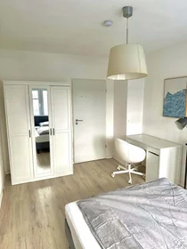 Private room at Heinsbergstraße, 50674 Köln, Germany, image 4 of 10