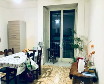 私人房间 在 Via Cedronio, 80132 Napoli NA, Italia, 25的图像3