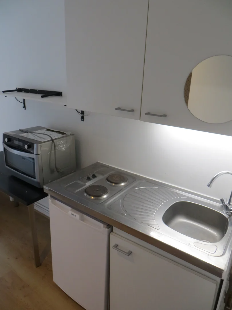 Camera accogliente per studenti disponibile a 