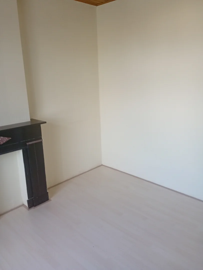 Quarto de estudante económico perto do campus em 