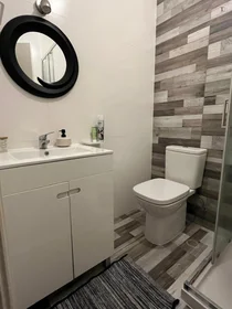 Habitación privada en Rua Vasco da Gama, imagen 6 de 8