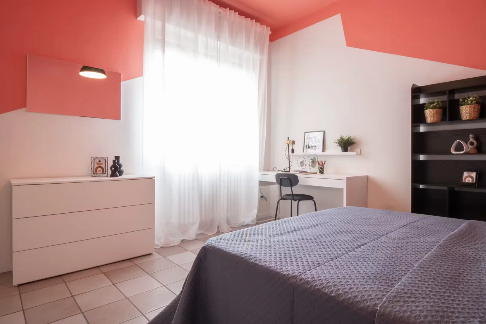 Quarto de estudante económico com localização conveniente em