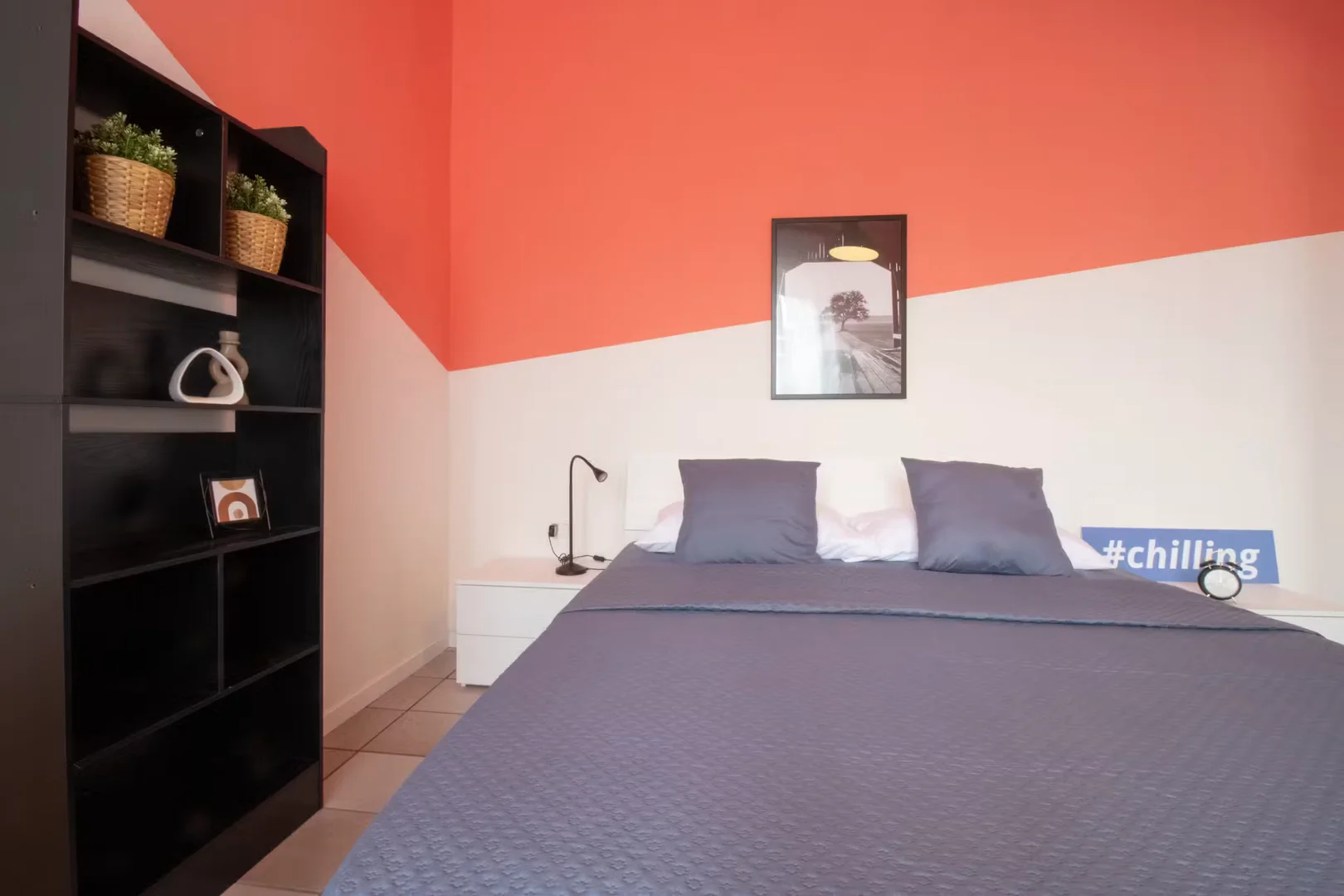 Quarto amigo do estudante em com comodidades modernas