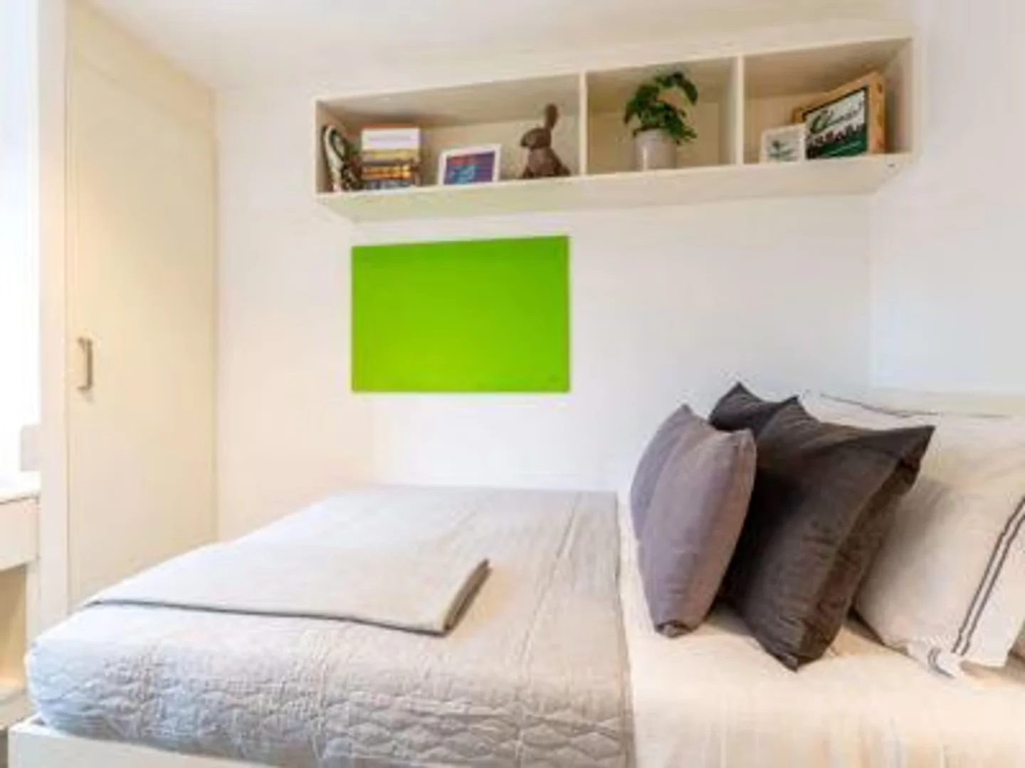 Chambre conviviale pour les étudiants dans avec des équipements modernes