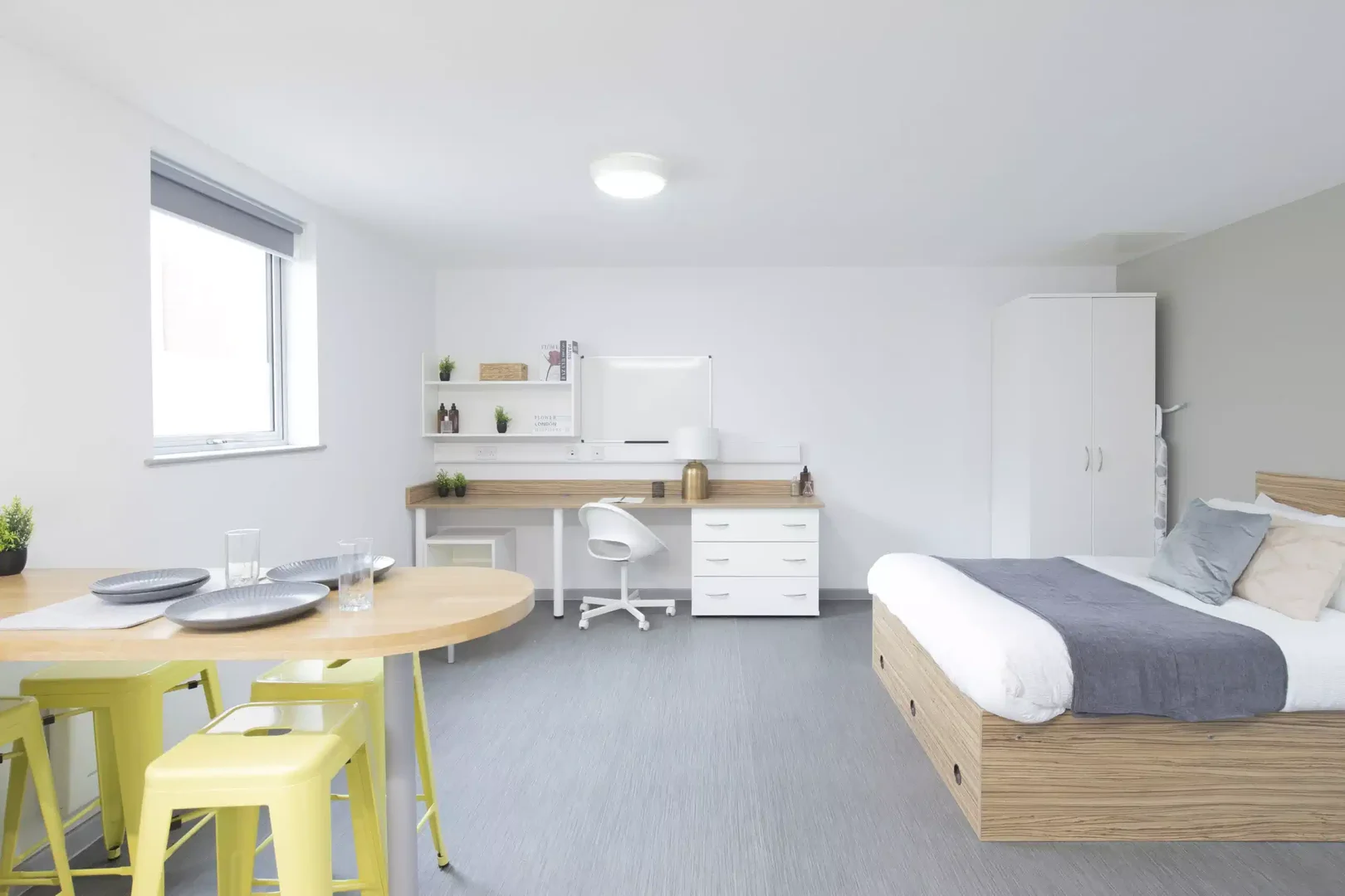 Cómodo estudio para vivir como estudiante en