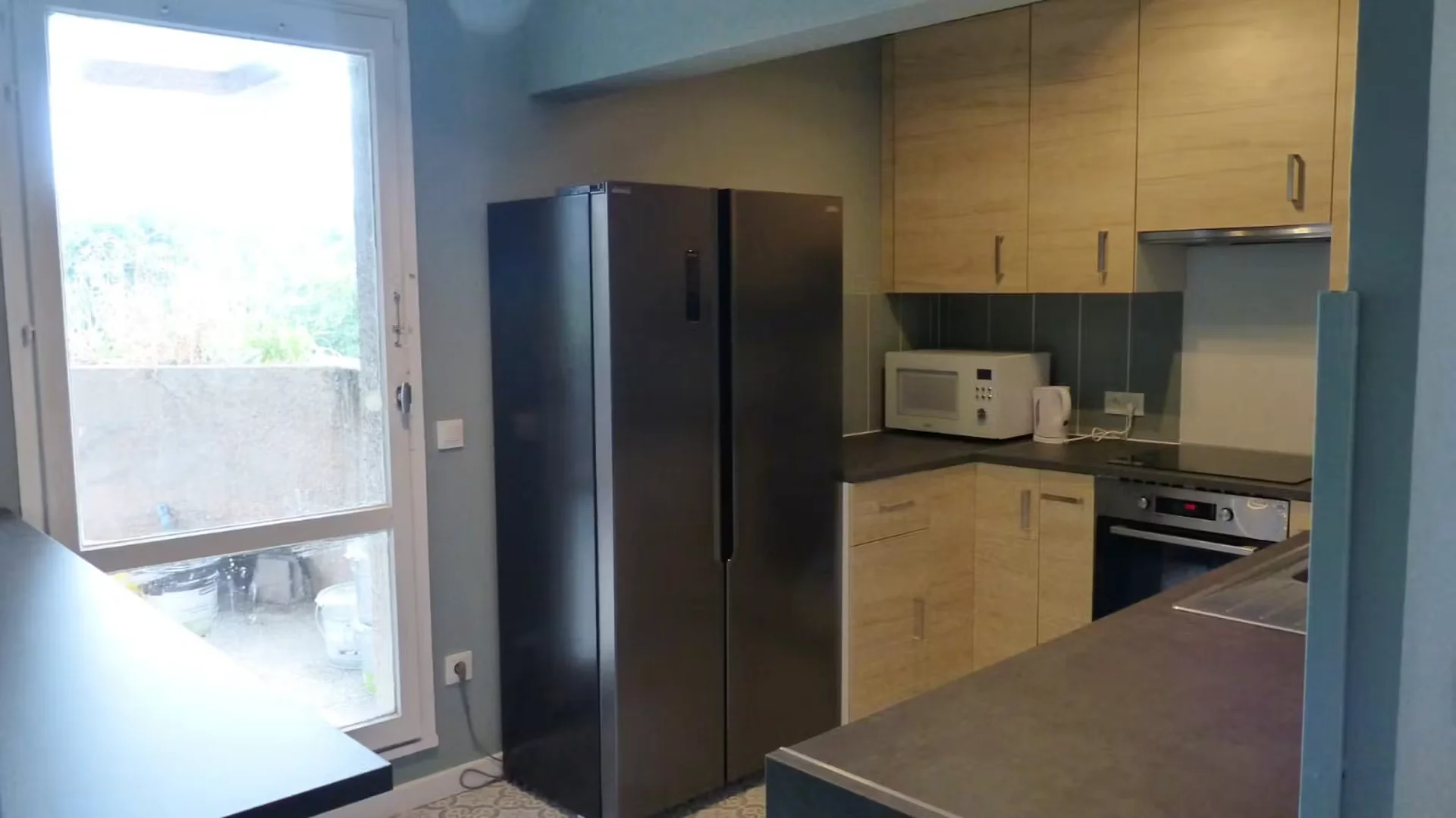 'de öğrenci dairesinde, tamamen mobilyalı kiralık oda