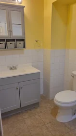 Dairenin tamamı Ikamet yerinde konumu 64, Capen St., Unit 2, Dorchester, Boston, MA, 02124, 12 24 görüntüsü