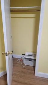 Dairenin tamamı Ikamet yerinde konumu 64, Capen St., Unit 2, Dorchester, Boston, MA, 02124, 23 24 görüntüsü