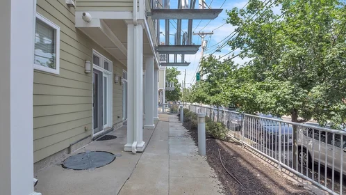 Logement entier en résidence à 25, Wheeler St., Unit 114, Cambridge Highlands, Cambridge, MA, 02138, image 18 de 23