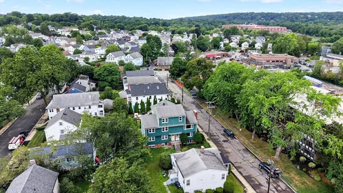 Logement entier à 29, Normandy Ave., Unit 1, Cambridge Highlands, Cambridge, MA, 02138, image 1 de 10