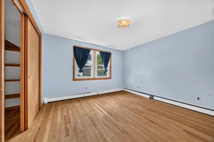 Logement entier en résidence à 29, Normandy Ave., Unit 1, Cambridge Highlands, Cambridge, MA, 02138, image 7 de 24