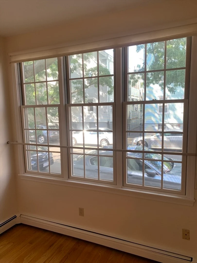 202, Hurley St., Unit 0, East Cambridge, Cambridge, MA, 02141