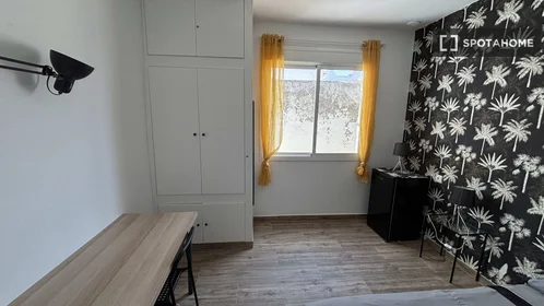 Quarto privado em Calle Cervantes, imagem 17 de 19