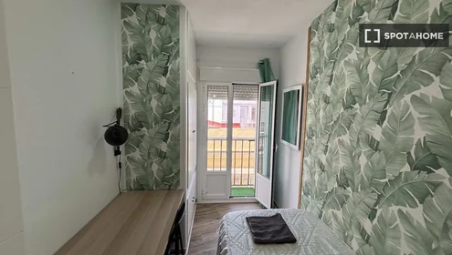 Habitación privada en Calle Cervantes, imagen 4 de 19