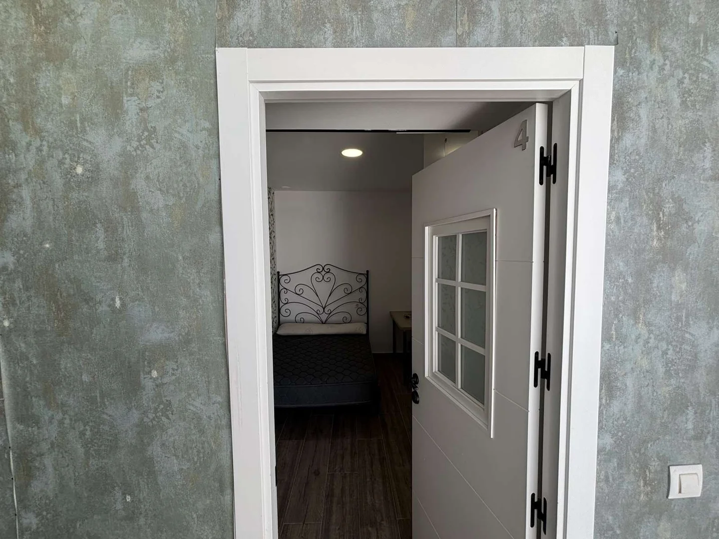 Habitación estudiantil económica cerca del campus en 