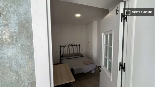 Quarto privado em Calle Cervantes, imagem 3 de 19