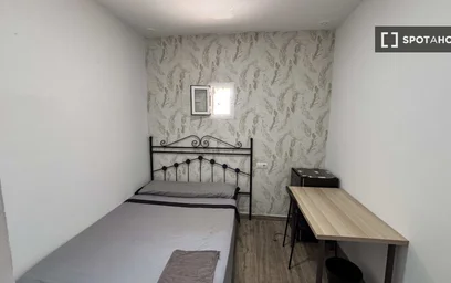 Quarto privado em Calle Cervantes, imagem 7 de 19