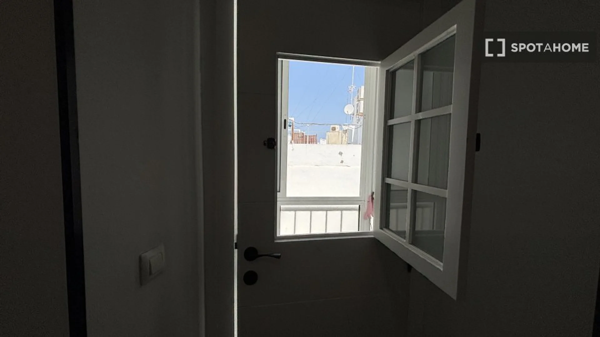 Habitación para estudiantes en  con modernas comodidades