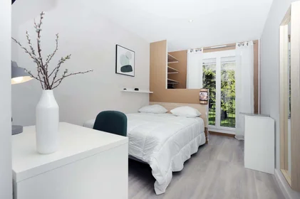 Privatzimmer in der 14 Sq. du Cormier, 35000 Rennes, France, bild 1 von 8