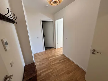 Dairenin tamamı konumu Goldina-Hirschberg-Str. 11, 60486 Frankfurt am Main, Alemania, 22 27 görüntüsü