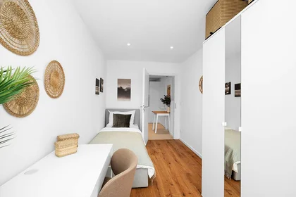 Privatzimmer in der Wilhelm-Riehl-Straße 24, 80687 München, Germania, bild 1 von 10